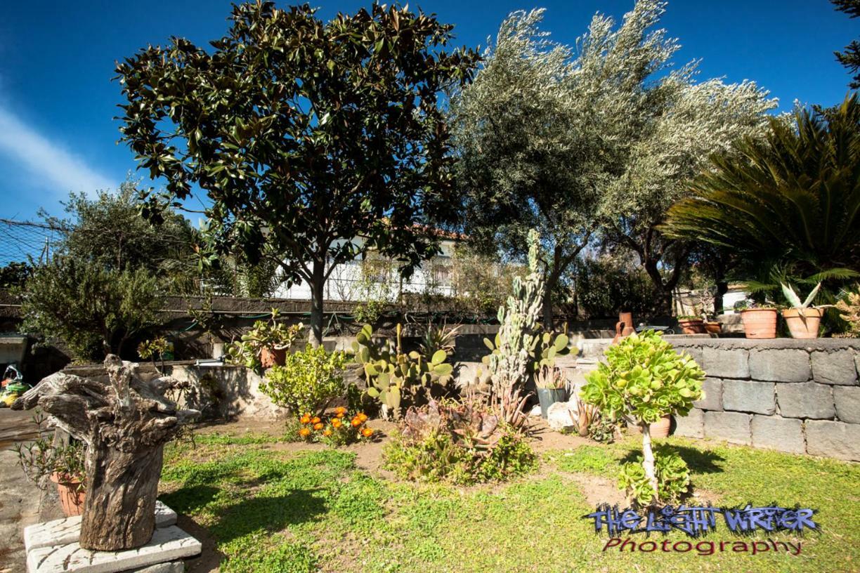 Etna Travellers B&B Маскалуча Экстерьер фото